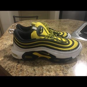 Nike Air Max (Frequency Pack)